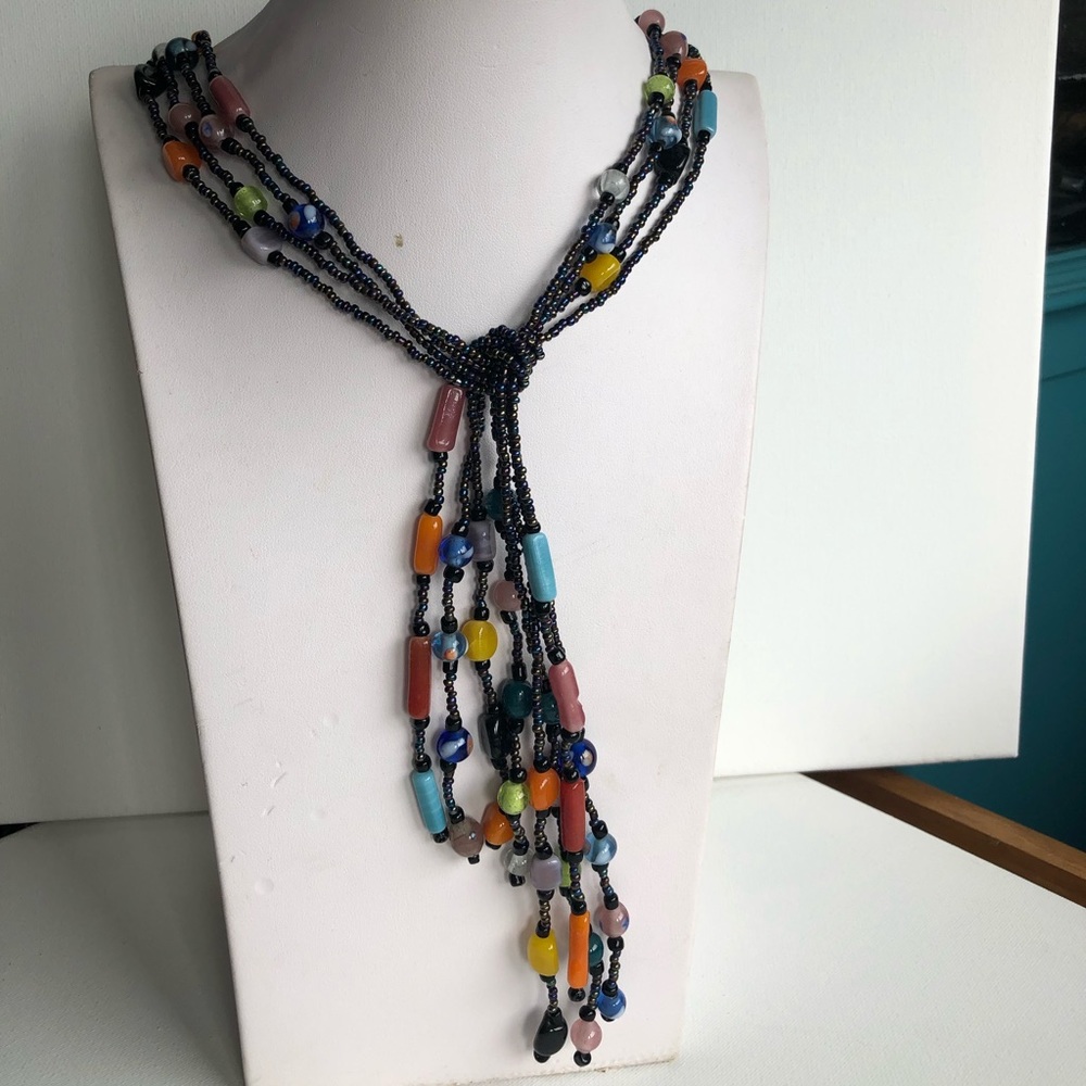 Precious fashion long necklace.